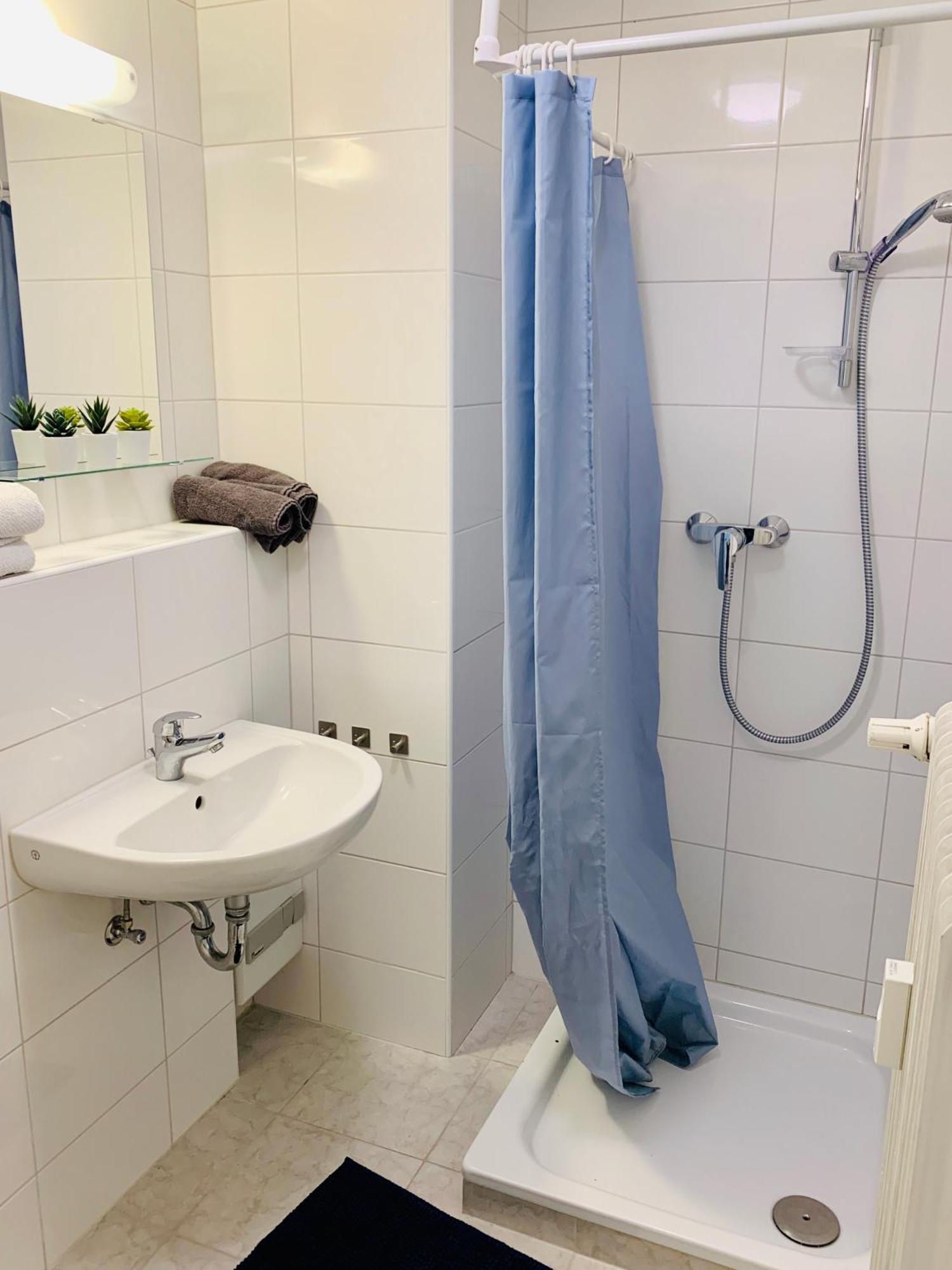 Direkte Uninaehe: Ferienwohnung Mit Grossem Doppelbett, Kuechenzeile Und Neu Renoviertem Badezimmer Χόμπουργκ Εξωτερικό φωτογραφία