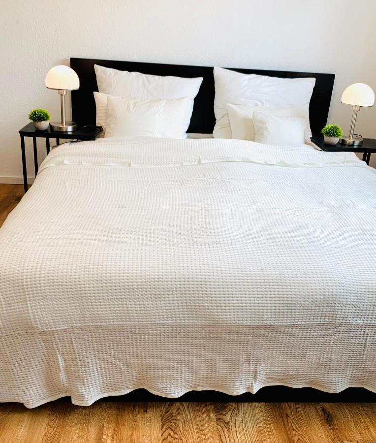 Direkte Uninaehe: Ferienwohnung Mit Grossem Doppelbett, Kuechenzeile Und Neu Renoviertem Badezimmer Χόμπουργκ Εξωτερικό φωτογραφία