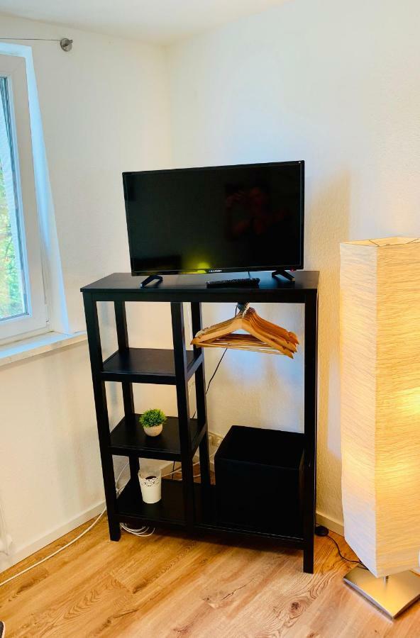 Direkte Uninaehe: Ferienwohnung Mit Grossem Doppelbett, Kuechenzeile Und Neu Renoviertem Badezimmer Χόμπουργκ Εξωτερικό φωτογραφία